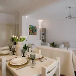 White Elegant Apartamento