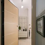 White Elegant Tesalónica