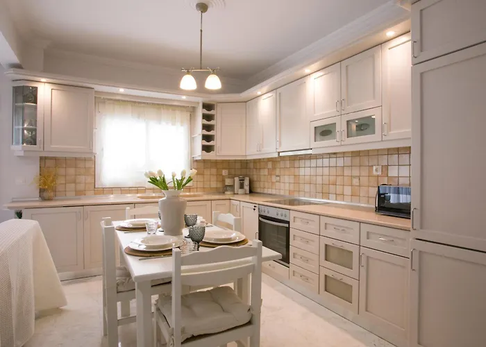 White Elegant Daire Selanik