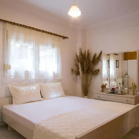 White Elegant Apartament *
